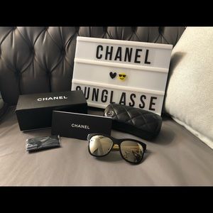 ***SOLD***Authentic CHANEL sunglasses 🕶 like new